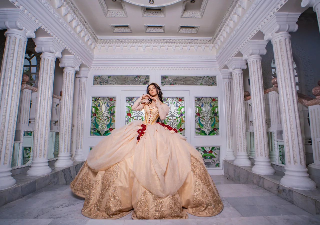 Experiencia premium de vestidos de XV años en Susana Ortega Casa de Modas